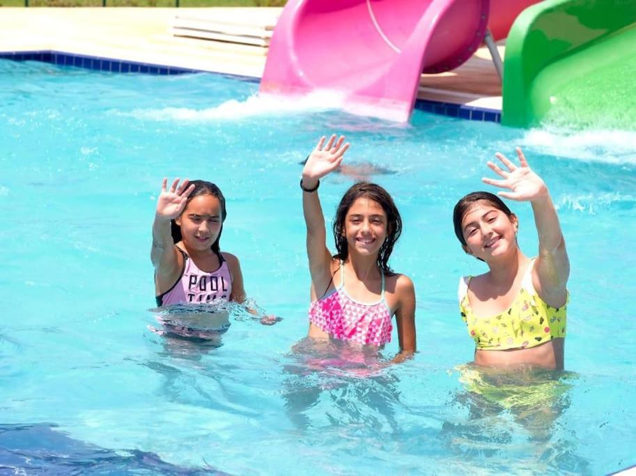 Vokolidha Paradise Beach Front Resort מראה חיצוני תמונה